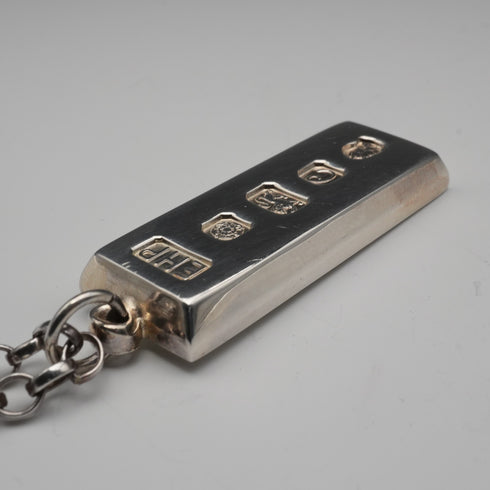 1977 British Vintage Sterling Silver Jubilee Ingot Pendant with Sterling Silver Chain Total 42.3g With Case