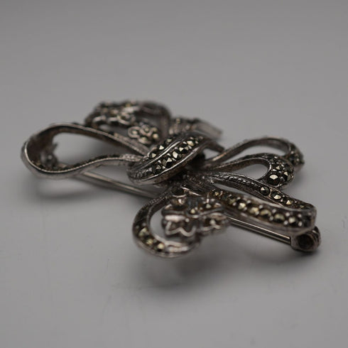 Vintage Sterling Silver Marcasite Ribbon Design Brooch 10.5g