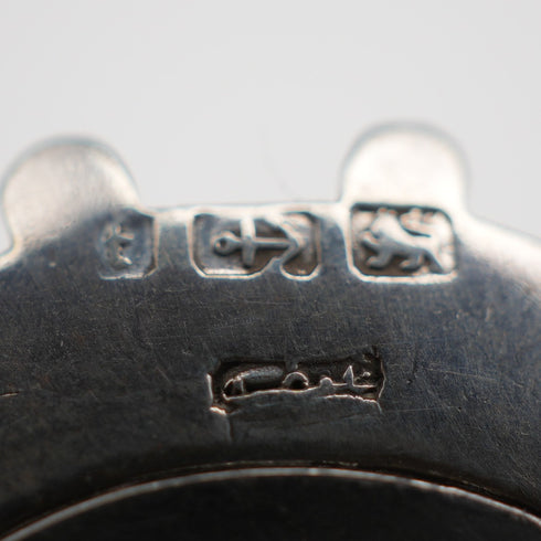 1893年 英國古董 純銀燕子手雕刻 兩用相框胸針