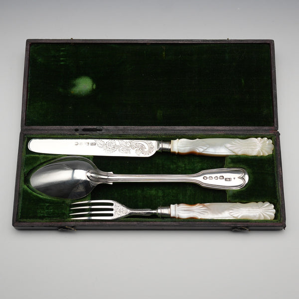 約1838年 英國古董純銀與珍珠母貝製洗禮餐具組 附盒 Samuel Harwood