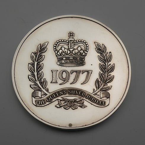 1977年 英國伊麗莎白二世女王 登基25週年紀念銀幣 45克 伯明罕鑄幣廠 附盒