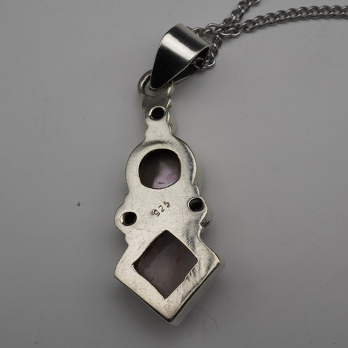 Colgante vintage de plata de ley con diseño Arts & Crafts y piedras múltiples, con cadena