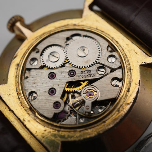 Circa 1980s Garrard men's wristwatch, gold-plated case, 17-jewel mechanical movement, in good working condition