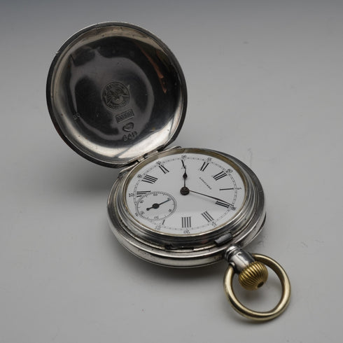 Reloj de bolsillo Longines antiguo de alrededor de 1889, plata 800, caja hunter, 43 mm de diámetro, en buen estado de funcionamiento.