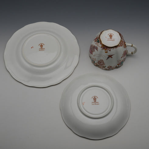 Trio de tazas de té vintage británico Royal Crown Derby "Old Aylesbury", c. 1947, n.º 2