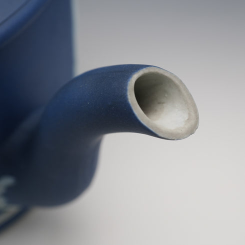 Tetera antigua de estilo tambor, Wedgwood Jasperware, Inglaterra, circa 1900