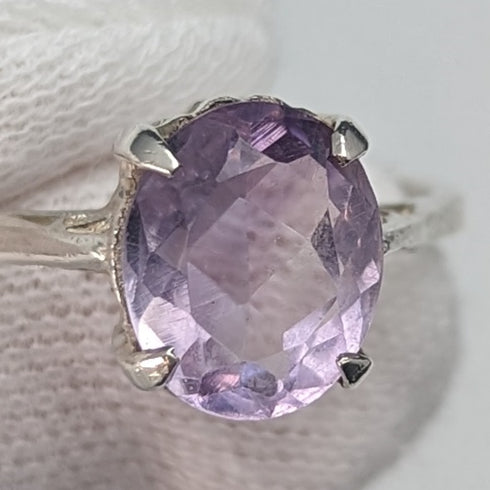British vintage jewelry amethyst sterling silver ring (size 12-13)