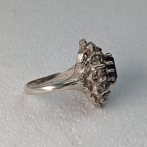 British Vintage Jewelry Dark Red Stone Sterling Silver Ring (Size 9-10)