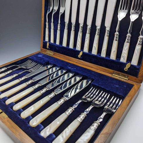 Around 1930 British vintage white butterfly shell handle fish cutlery 12 pair set boxed