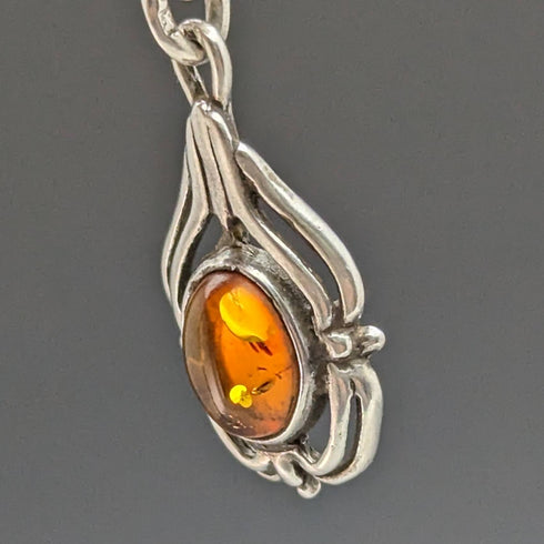 Alrededor de 1900, cadena Albert de plata esterlina antigua británica, extra gruesa de 65 g, con dije de ámbar