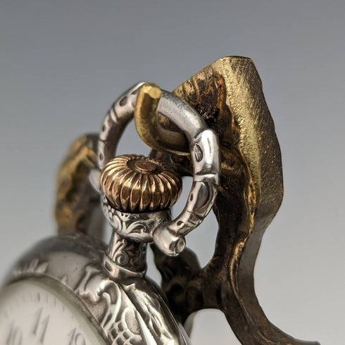 1920 年代黃銅椅懷錶架綠色床單