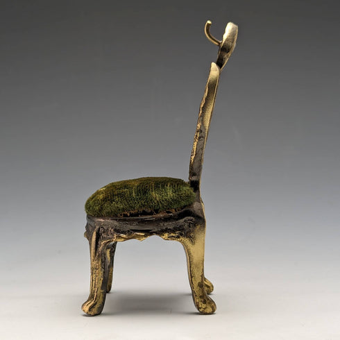 1920 年代黃銅椅懷錶架綠色床單