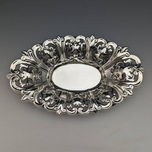 1904年 英国アンティーク 純銀製 ピアス装飾ディッシュ 112g Elkington