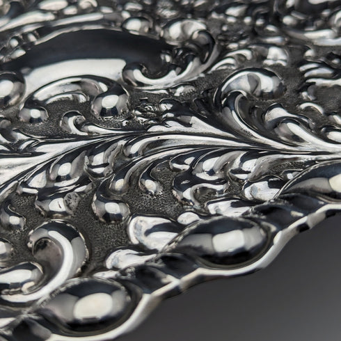 1905年 英国アンティーク 純銀 レリーフ彫刻 ドレッシングテーブルトレイ 336g Horrace Woodward