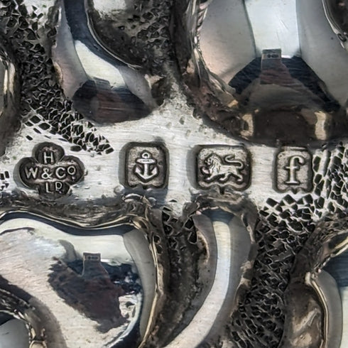 1905年 英国アンティーク 純銀 レリーフ彫刻 ドレッシングテーブルトレイ 336g Horrace Woodward