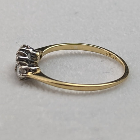 英国ヴィンテージジュエリー トリプルダイアモンド 9ctゴールドリング 指輪