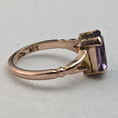 British vintage jewelry amethyst 9ct gold ring