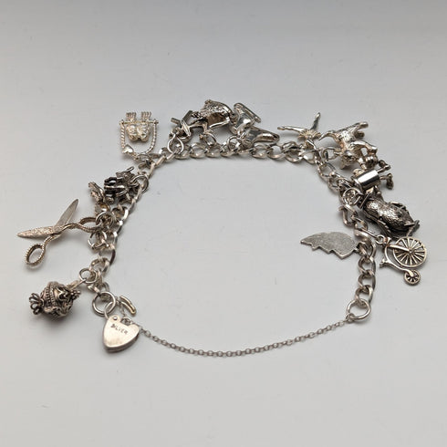 英国ヴィンテージ 純銀製 チャームブレスレット 32g