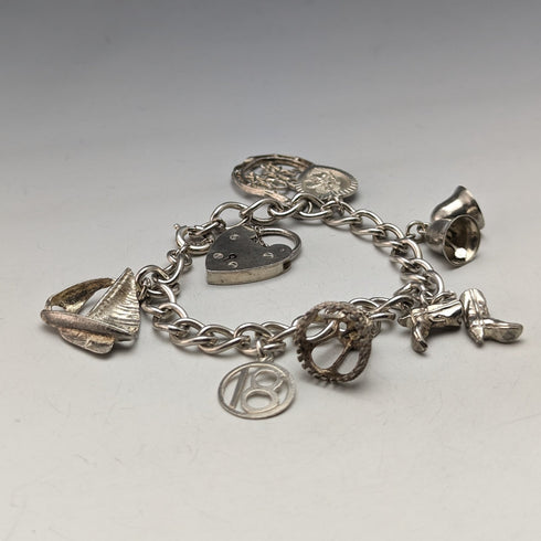 英国ヴィンテージ 純銀製 チャームブレスレット 31g