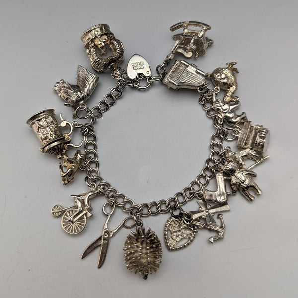 1976年 英国ヴィンテージ 純銀製 チャームブレスレット 67g