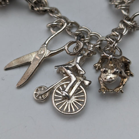 1976年 英国ヴィンテージ 純銀製 チャームブレスレット 67g