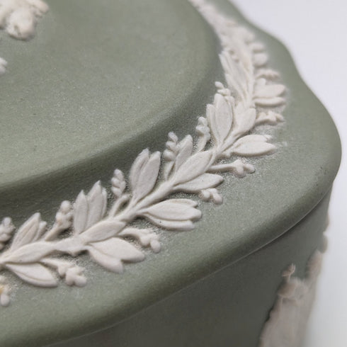 英国ヴィンテージ ウェッジウッド ジャスパーウェア製 オーバルボックス 小物入れ グリーン