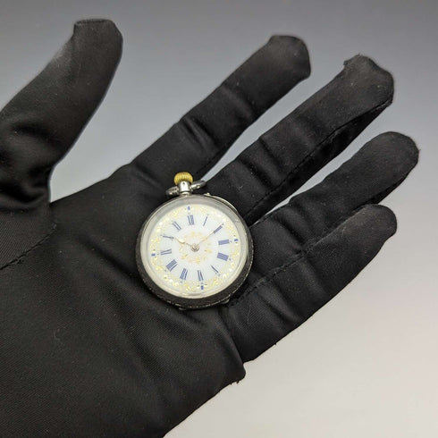 Early 20th century antique Swiss finely engraved pure silver case ladies' pocket watch works well