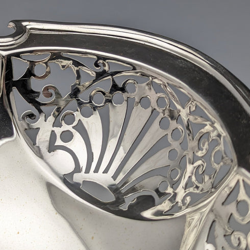 1907年 英国アンティーク 純銀製バスケット ピアス装飾 可動ハンドル 347g Walker&Hall