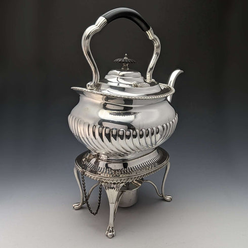 1905 年左右英國古董鍍銀水壺和燃燒器支架套裝 Mappin&Webb