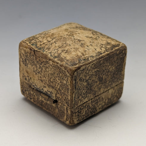 英國復古皮革軟墊戒指盒 Alfred Wolf Ltd