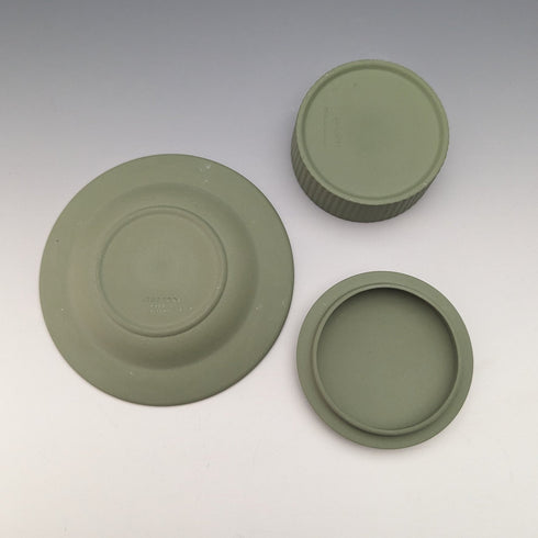 英国ヴィンテージ ウェッジウッド ジャスパーウェア製 ラウンドボックス&ソーサー グリーン