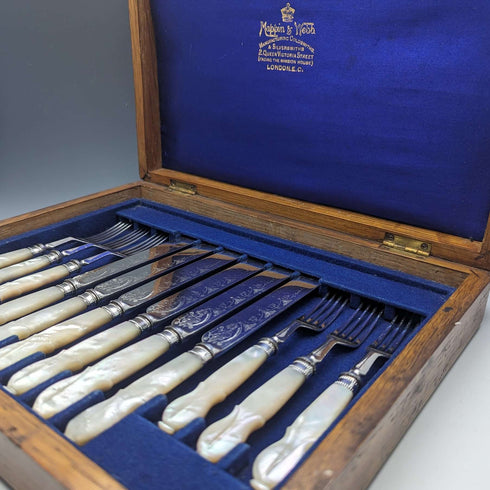 1899 年左右英國古董白色珍珠貝殼手柄餐具 6 對套裝盒裝 Mappin 和 Webb