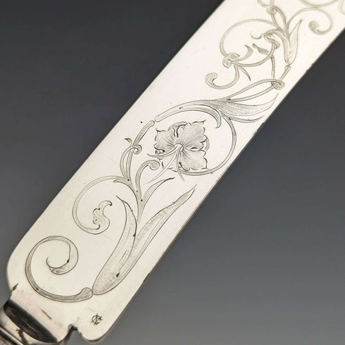 British Antique White Pearl Shell, Silver Plated Cleansing Serving Cutlery in Case