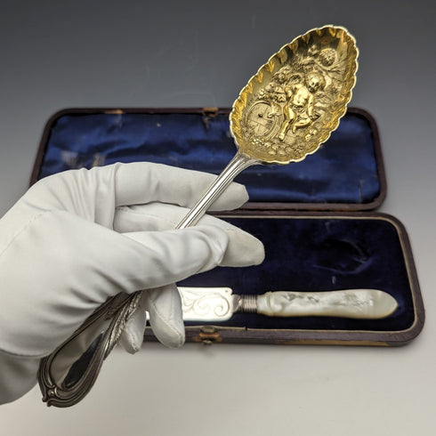 英国アンティーク 白蝶貝、シルバープレート製 クリスニングサービングカトラリー ケース入