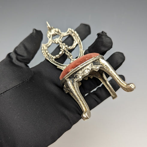 1920年代 真鍮製 椅子型 懐中時計ホルダー レッドシート