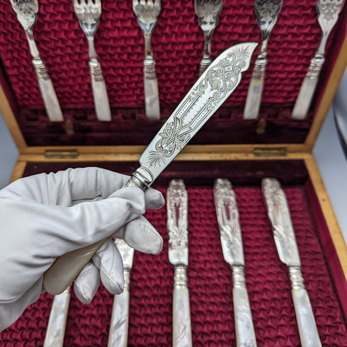 1890 年左右英國古董白色珍珠貝柄餐具 6 對套裝木盒 Joseph Elliot
