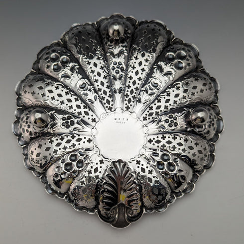 1895年 英国アンティーク 純銀製 シェル型脚付きディッシュ 238g James Dixon