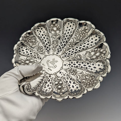 1895年 英国アンティーク 純銀製 シェル型脚付きディッシュ 238g James Dixon