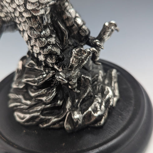 復古銀色鷹雕像木底座