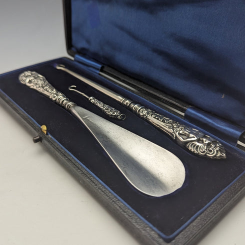 1903年 英国アンティーク 純銀ハンドル シューホーン ボタンフックx2セット Crisford & Norris