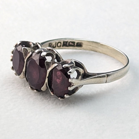 1977 年英國復古珠寶 3 顆石榴石純銀戒指戒指