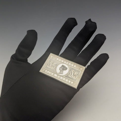 1977年 エリザベスⅡ世 戴冠25周年ジュビリー 純銀製 5ポンド切手レプリカ 40g