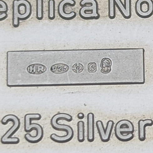 1977年 エリザベスⅡ世 戴冠25周年ジュビリー 純銀製 1ポンド切手レプリカ 32g