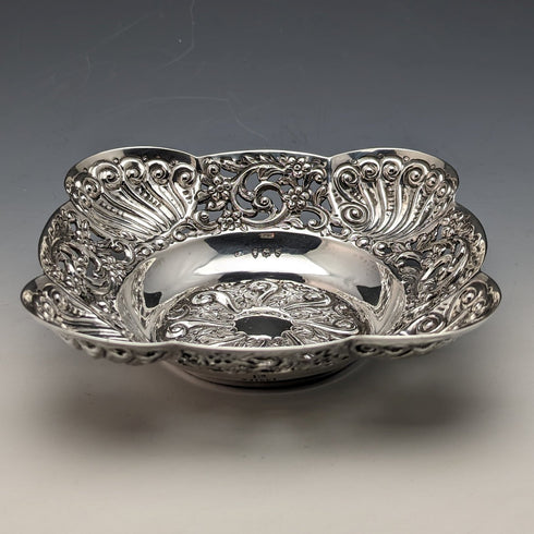 1893年 英国アンティーク 純銀製 細密装飾ディッシュ 154g Charles Boyton II