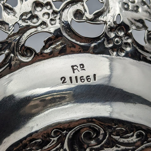 1893年 英国アンティーク 純銀製 細密装飾ディッシュ 154g Charles Boyton II