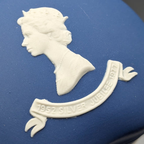 1977年 英国ウェッジウッド エリザベス女王ジュビリー キャンディーボックスペア ロイヤルブルー