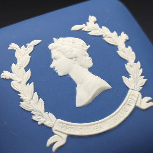 1977年 英国ウェッジウッド エリザベス女王ジュビリー キャンディーボックスペア ロイヤルブルー