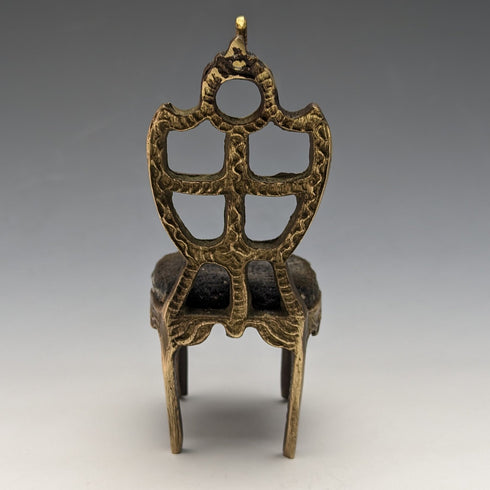 1920 年代黃銅椅子懷錶架灰色床單