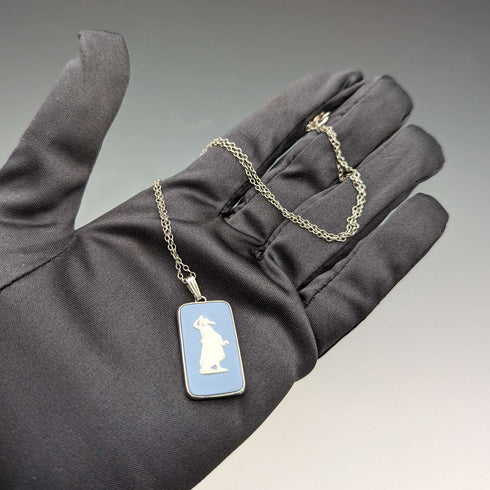 1973 British Vintage Wedgwood Sterling Silver & Jasperware Pendant Necklace