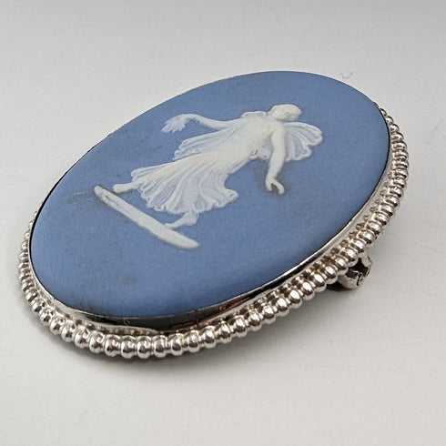 1958 British Vintage Wedgwood Sterling Silver & Jasperware Oval Brooch